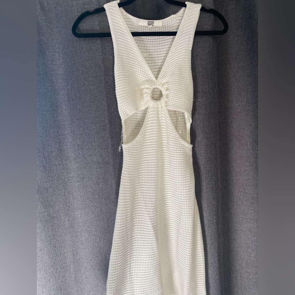 KNIT MIDI DRESS WITH CUTOUT